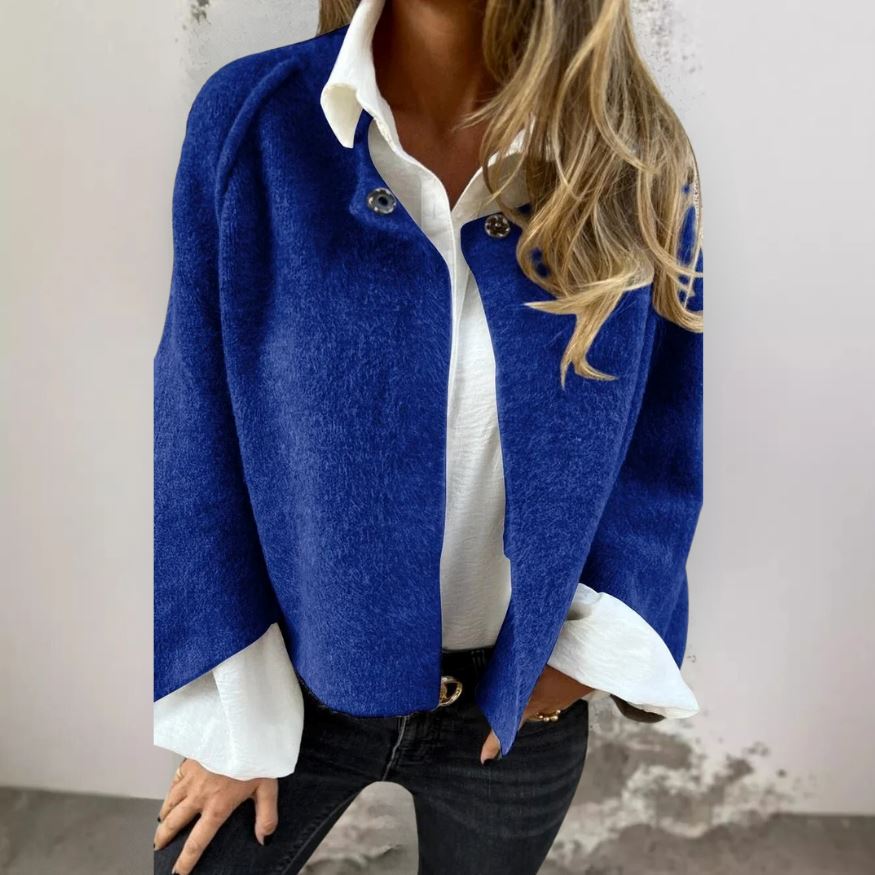 Luna - Stilvolle kurze Pelzjacke mit eleganten Knopfdetails